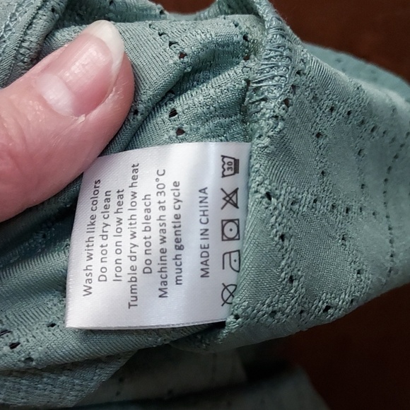 Shirt nwt Amazon - Picture 2 of 3